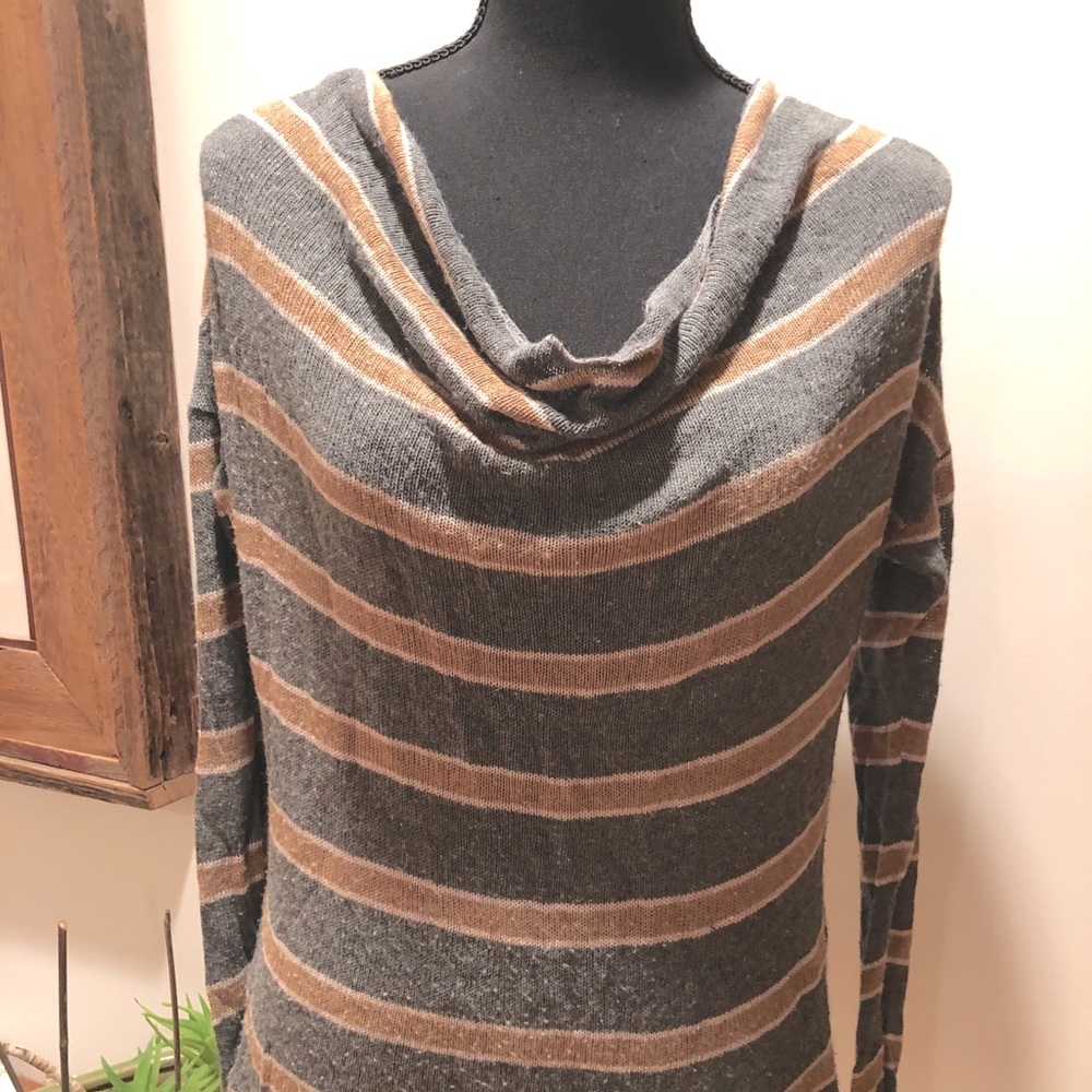 LA Made sweater top